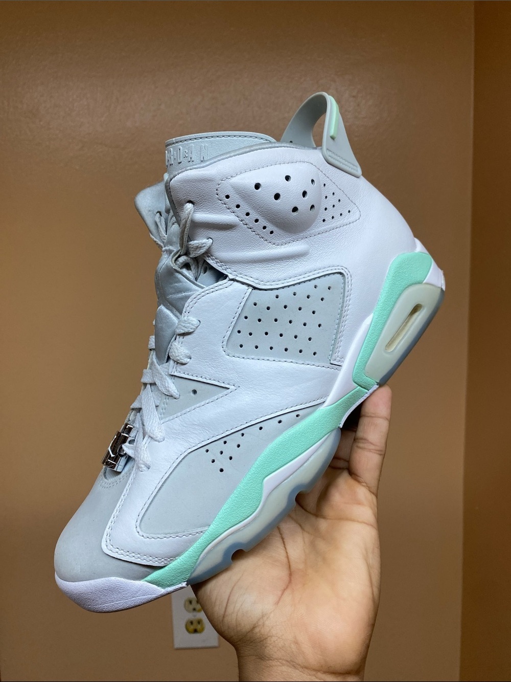 2022 Air Jordan 6 Retro Mint Foam Size 11 Women’s Size 9.5 Men’s DQ4914-103 - Picture 9 of 16